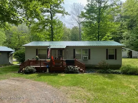 77 Stark Rd, Corinth, NY 12822
