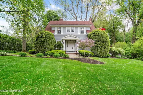 2 Loudon Pkwy, Loudonville, NY 12211