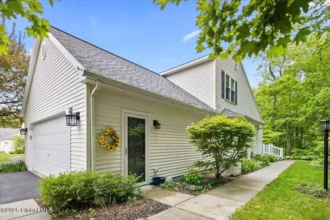 23 Cedar Ct, Queensbury, NY 12804