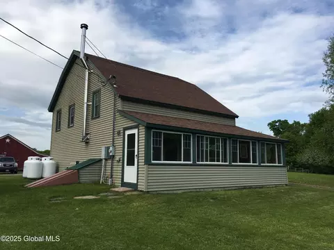 162 Garnet Lake Rd, Warrensburg, NY 12885