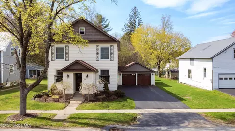 34 School St, Broadalbin, NY 12025
