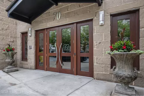70 Railroad Pl #408, Saratoga Springs, NY 12866