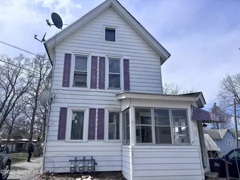 72 S Judson St, Gloversville, NY 12078