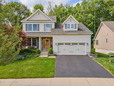 30 Sycamore St, Ballston Lake, NY 12019