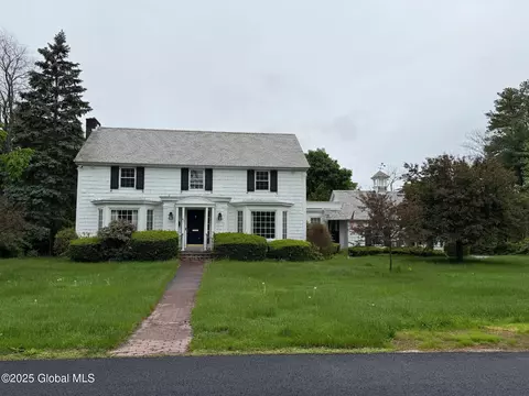 43 Cunningham Ave, Glens Falls, NY 12801
