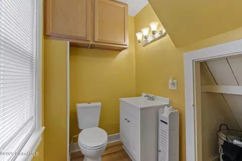 Bath - 797 Eastern Ave, Schenectady, NY 12308 photo 1 of 3