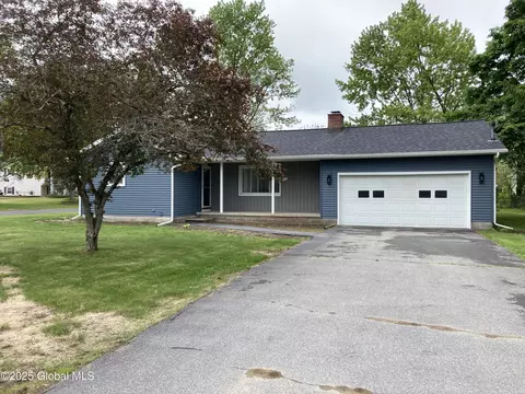 15 Jan Ave, Fort Edward, NY 12828
