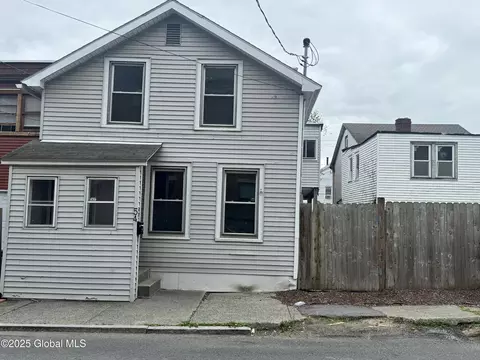 54 Sargent St, Cohoes, NY 12047