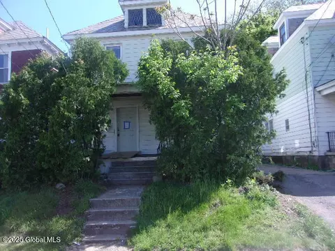 1745 Becker St, Schenectady, NY 12304