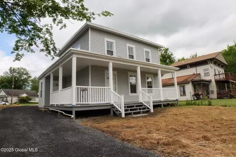 27 Major Dickinson Ave, Stillwater, NY 12170
