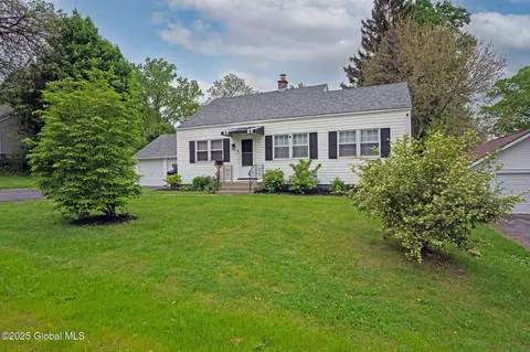 10 Virginia Blvd, Schenectady, NY 12302