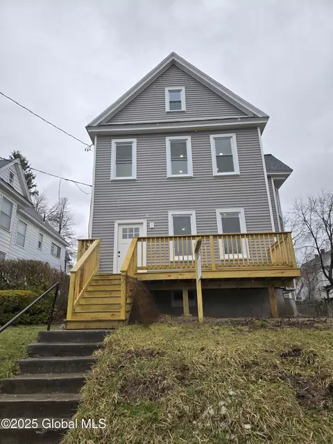 53 Arnold Ave, Amsterdam, NY 12010