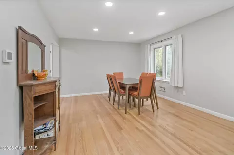 Dining - 1920 Dover Rd, Schenectady, NY 12309 photo 1 of 2