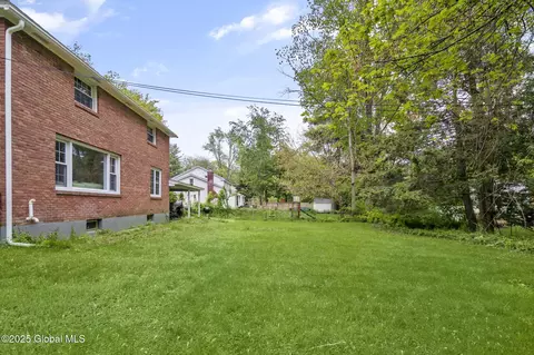 Exterior - 1920 Dover Rd, Schenectady, NY 12309 photo 1 of 2