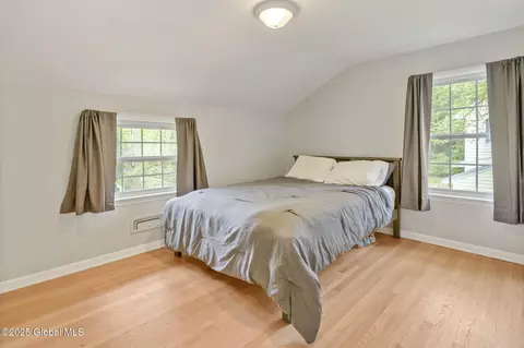 Bedroom - 1920 Dover Rd, Schenectady, NY 12309 photo 3 of 4