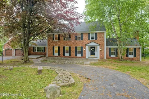 14 Birch Hill Rd, Albany, NY 12211