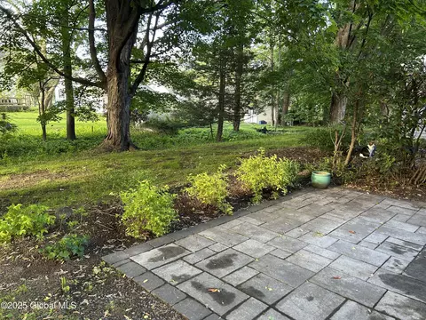 Exterior - 33 Oak Rd, Delmar, NY 12054 photo 4 of 7