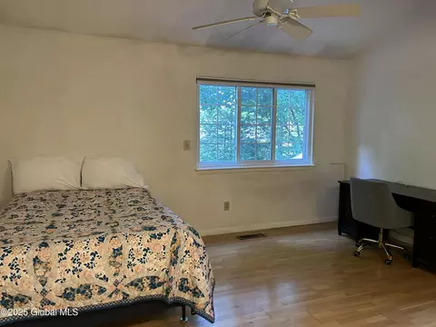 Bedroom - 33 Oak Rd, Delmar, NY 12054 photo 4 of 4