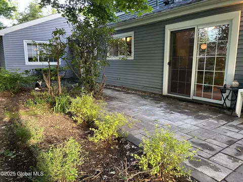 Exterior - 33 Oak Rd, Delmar, NY 12054 photo 3 of 7
