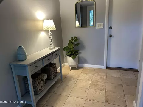 Entry Way - 33 Oak Rd, Delmar, NY 12054 photo 2 of 3