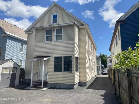 Exterior - 20 Hawk St, Schenectady, NY 12307 photo 4 of 5