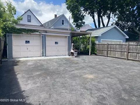Exterior - 20 Hawk St, Schenectady, NY 12307 photo 5 of 5
