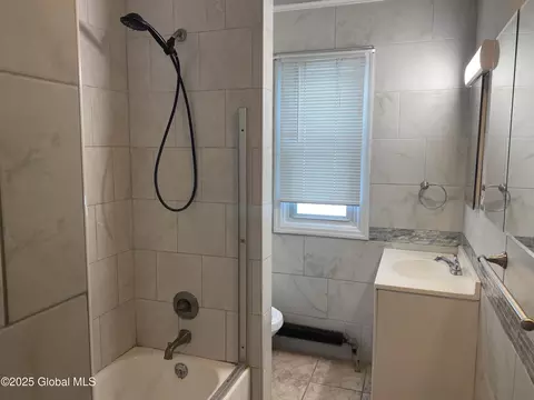 Bath - 20 Hawk St, Schenectady, NY 12307 photo 1 of 1
