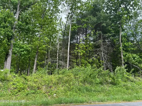 3 New York 43, Sand Lake, NY 12018