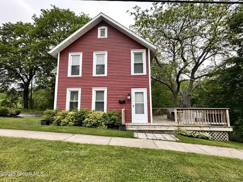 134 Moyer St, Canajoharie, NY 13317
