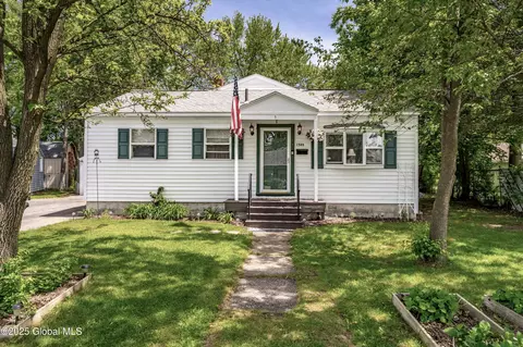 1549 Unadilla St, Schenectady, NY 12308