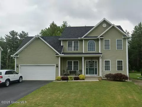 21 Rotterdam Dr, Glenmont, NY 12077