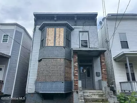 17 Park Ave, Troy, NY 12180