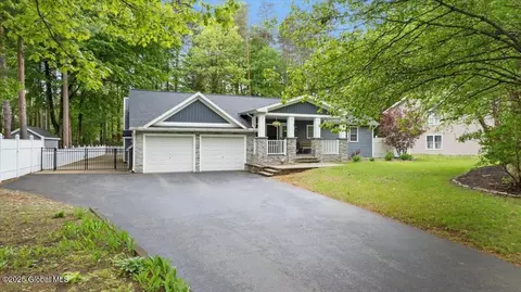 7 Wineberry Ln, Ballston Spa, NY 12020