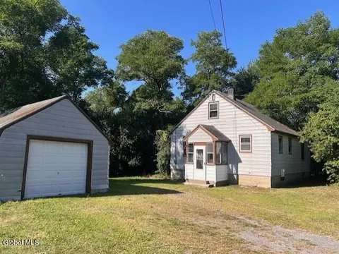 1097 Church Rd, Glenville, NY 12302