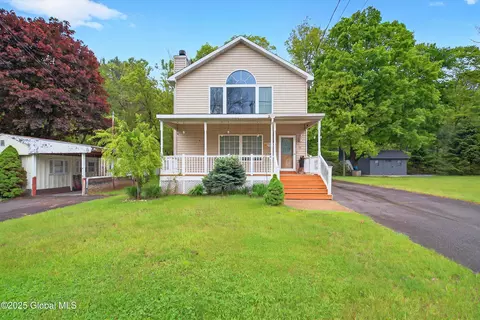 14-16 Bay Rd, Lake Luzerne, NY 12846