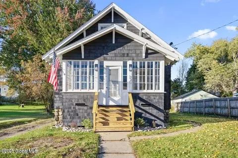 26 2nd Ave, Mayfield, NY 12117