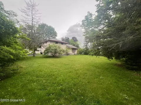 1345 Evergreen Ave, Schenectady, NY 12306 photo 4