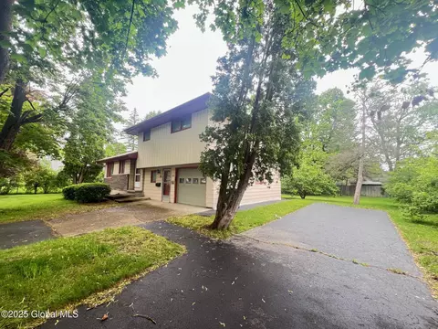 1345 Evergreen Ave, Schenectady, NY 12306 photo 3
