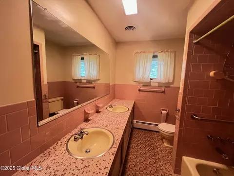 1345 Evergreen Ave, Schenectady, NY 12306 photo 20