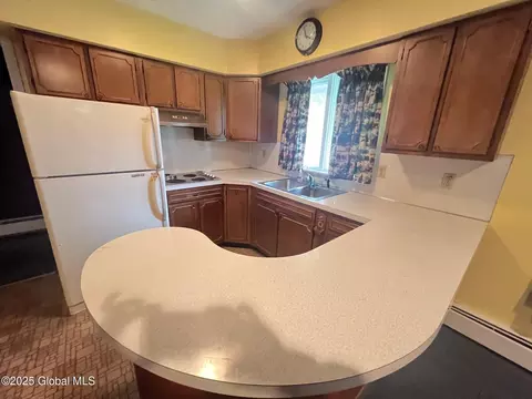 1345 Evergreen Ave, Schenectady, NY 12306 photo 24