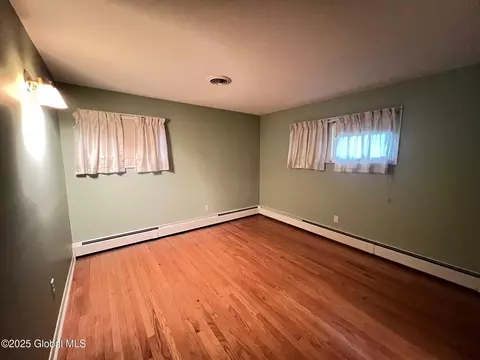 1345 Evergreen Ave, Schenectady, NY 12306 photo 18
