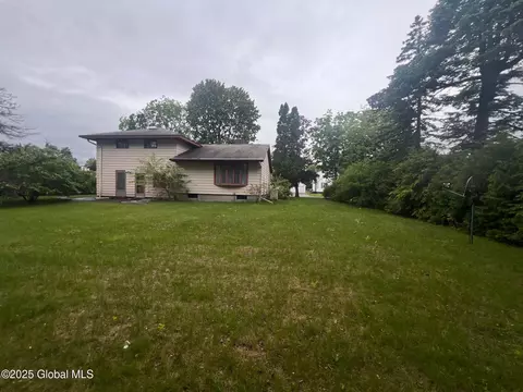 1345 Evergreen Ave, Schenectady, NY 12306 photo 6