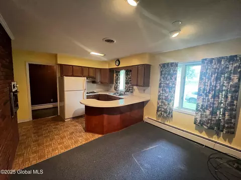 1345 Evergreen Ave, Schenectady, NY 12306 photo 10