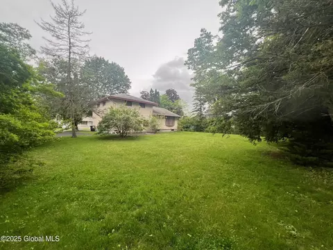 1345 Evergreen Ave, Schenectady, NY 12306 photo 5