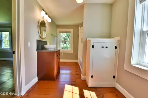 Entry Way - 51 Hoffman Rd, Saratoga Springs, NY 12866 photo 4 of 6
