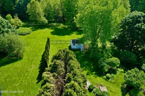 Exterior - 51 Hoffman Rd, Saratoga Springs, NY 12866 photo 9 of 11