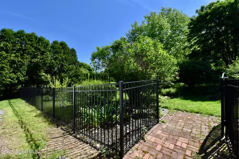 Exterior - 51 Hoffman Rd, Saratoga Springs, NY 12866 photo 5 of 11