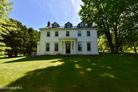 Exterior - 51 Hoffman Rd, Saratoga Springs, NY 12866 photo 2 of 11