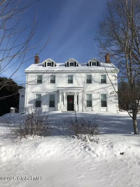 Exterior - 51 Hoffman Rd, Saratoga Springs, NY 12866 photo 11 of 11
