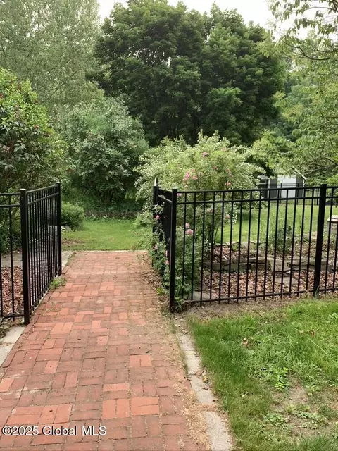 Exterior - 51 Hoffman Rd, Saratoga Springs, NY 12866 photo 6 of 11